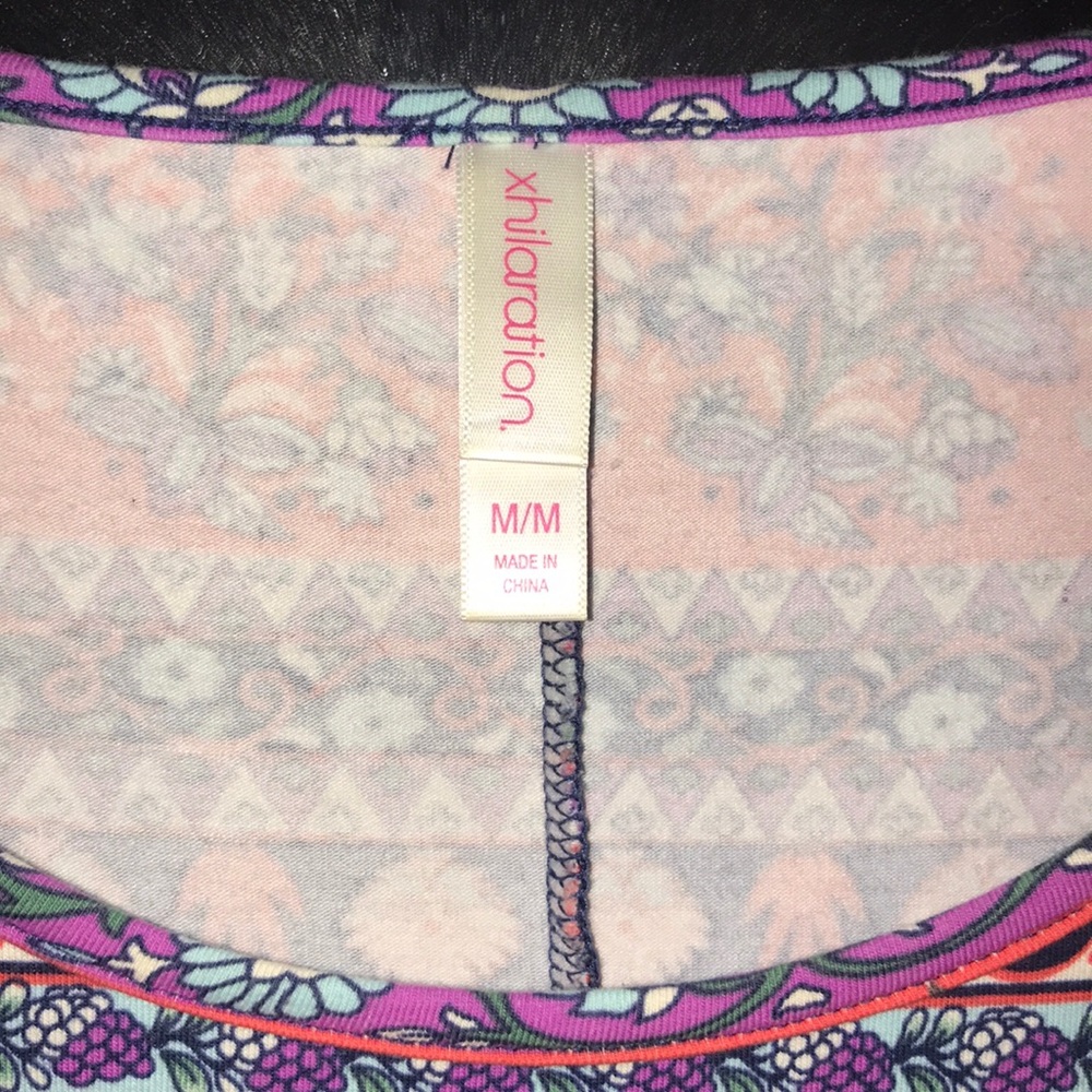 Form Fitting- Patterned Dress - Picture 3 of 4